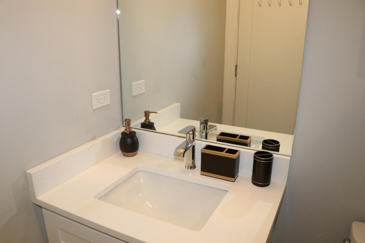 Chicago Exquisite Haven 2Bed 2Bath Near Downtown And United Center Apartment Exterior photo